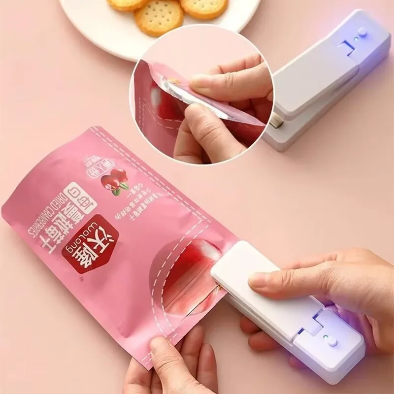 Mini Bag Sealer 2 in 1 Rechargeable Portable Bag Vacuum Heat Sealer Suitable Food Packaging And Heat Sealing Plastic Bag