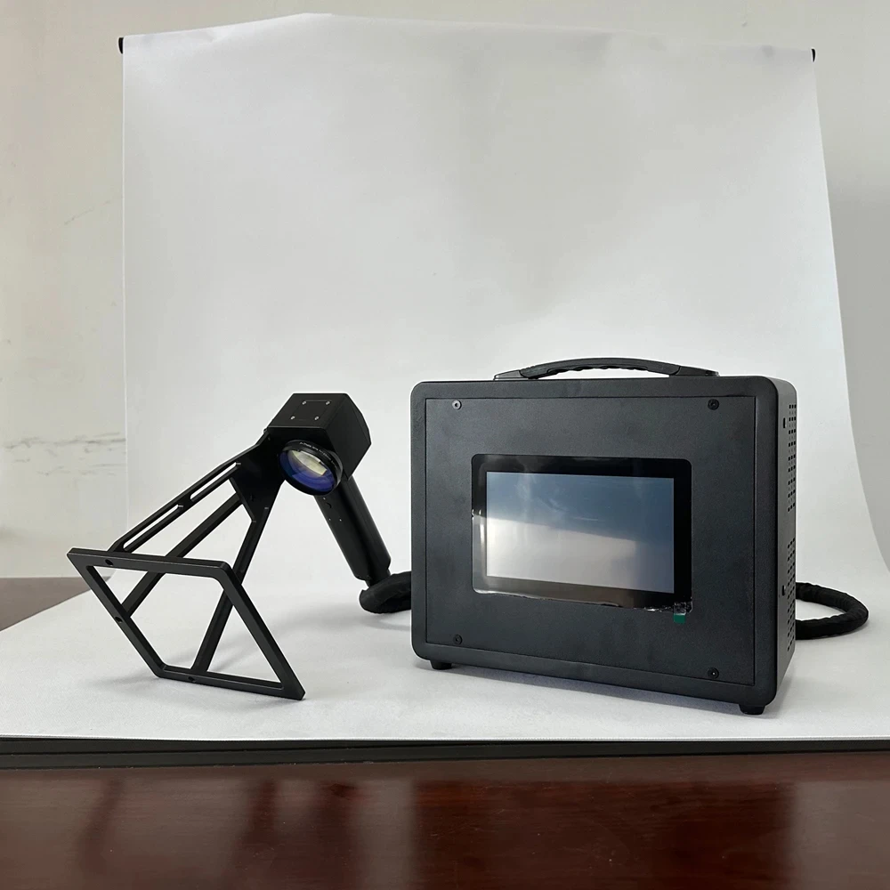 Portable black handheld fiber laser marking machine 20/30/50W, available in plug-in or battery-powered versions.