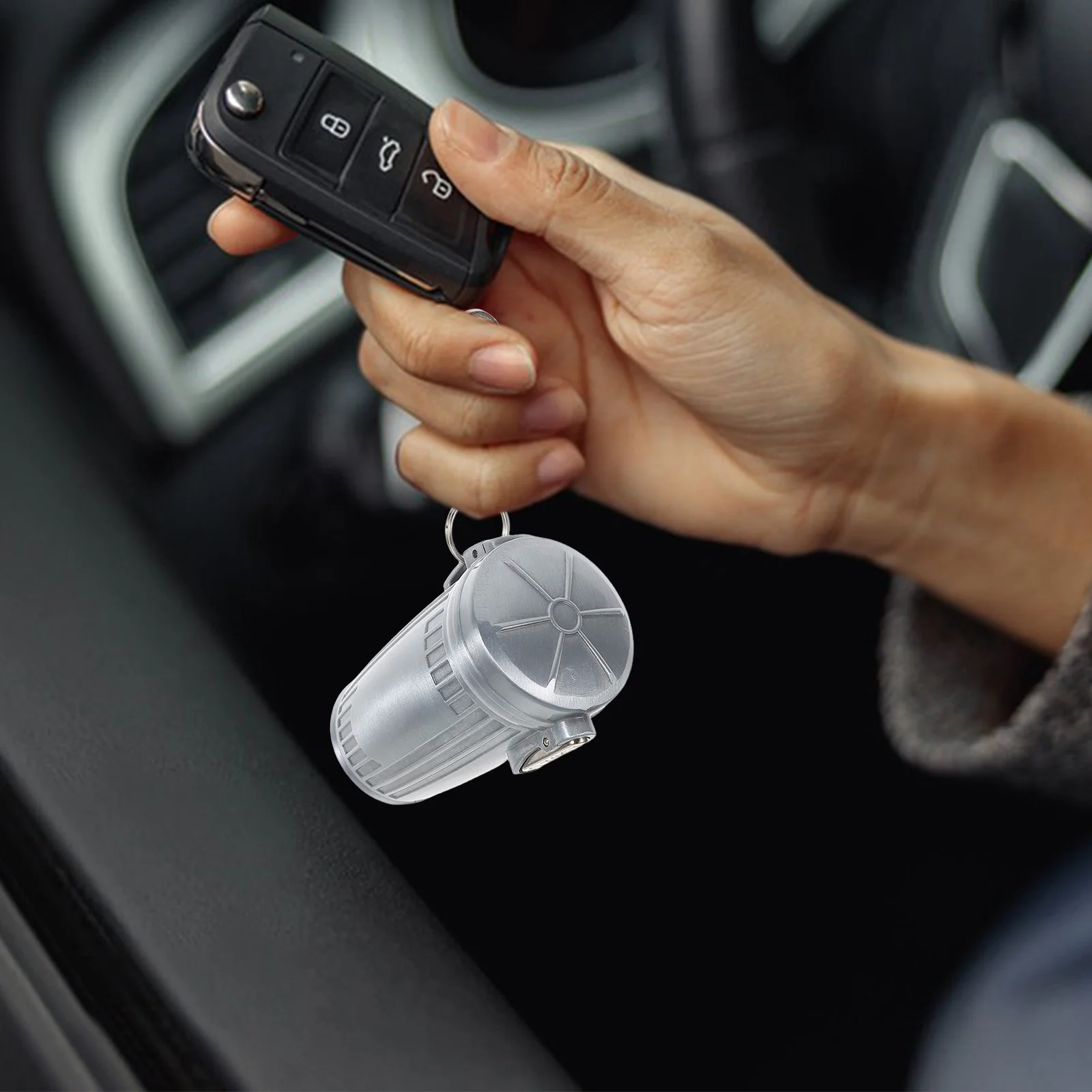 

2pcs Portable Ashtray Compact Metal Mini Pocket Holder Windproof Smokeless Travel Outdoor Car Home Use Rainproof Container