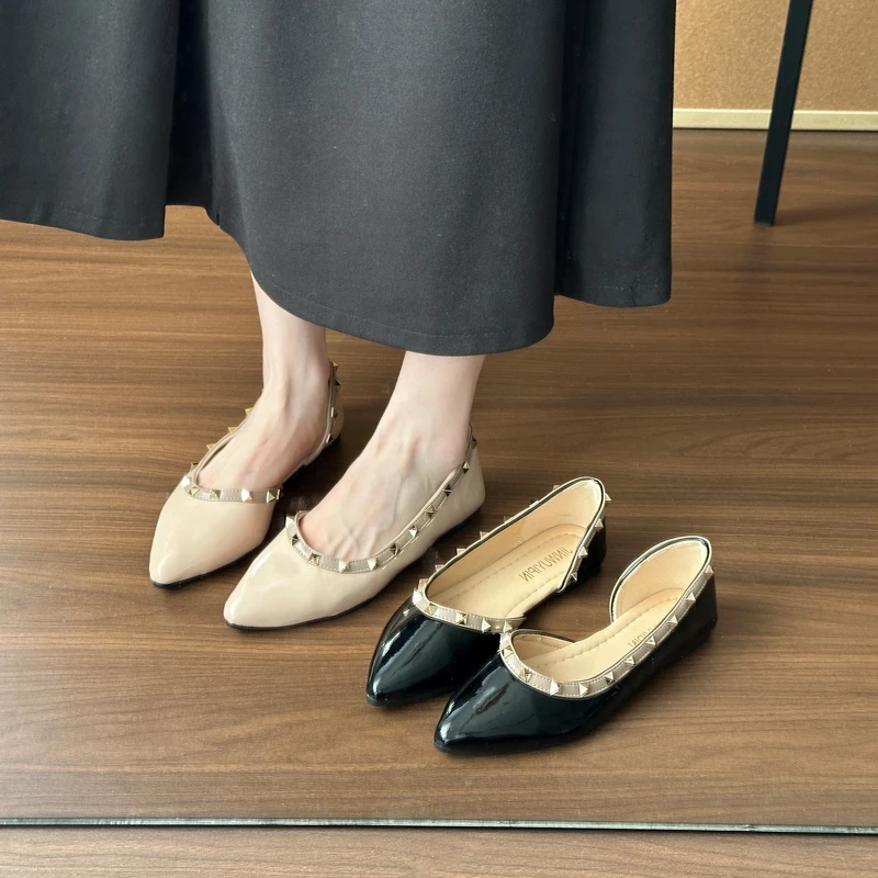 Frühling Herbst Damen Lackleder Spitze Schuhe mit Nieten-Dekor Seitlich Ausgeschnitten Flache Schuhe Rutschfeste Bequeme Alltagsschuhe
