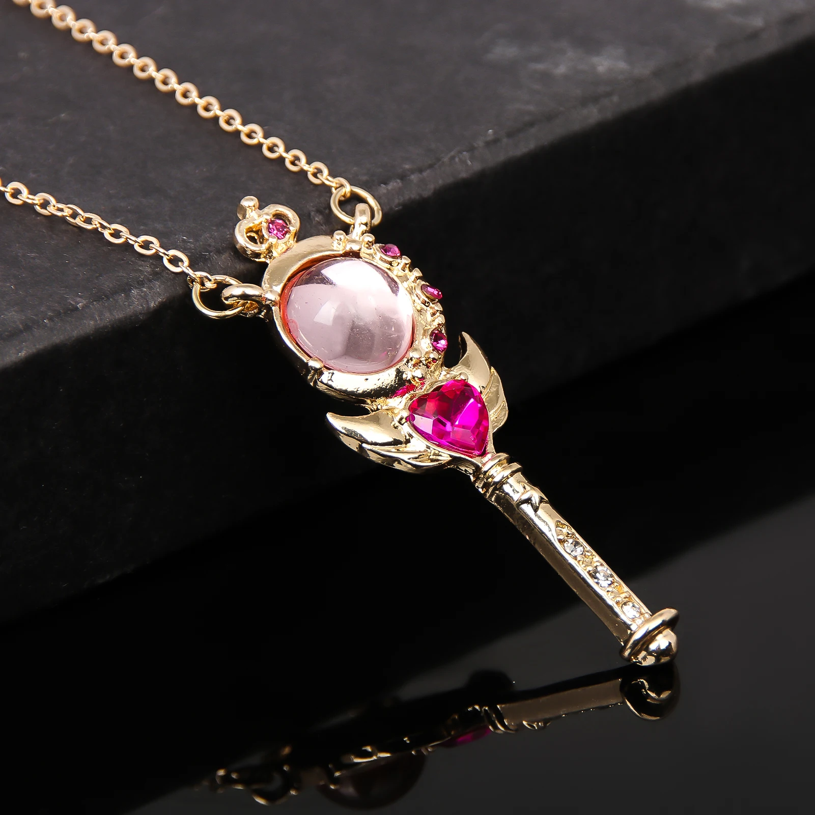 Nette SAILOR MOON Halskette Tsukino Usagi Magische Mädchen Transformation Flügel Zauberstab Halsband Cosplay Geschenk Männer Frauen Tasche Schmuck