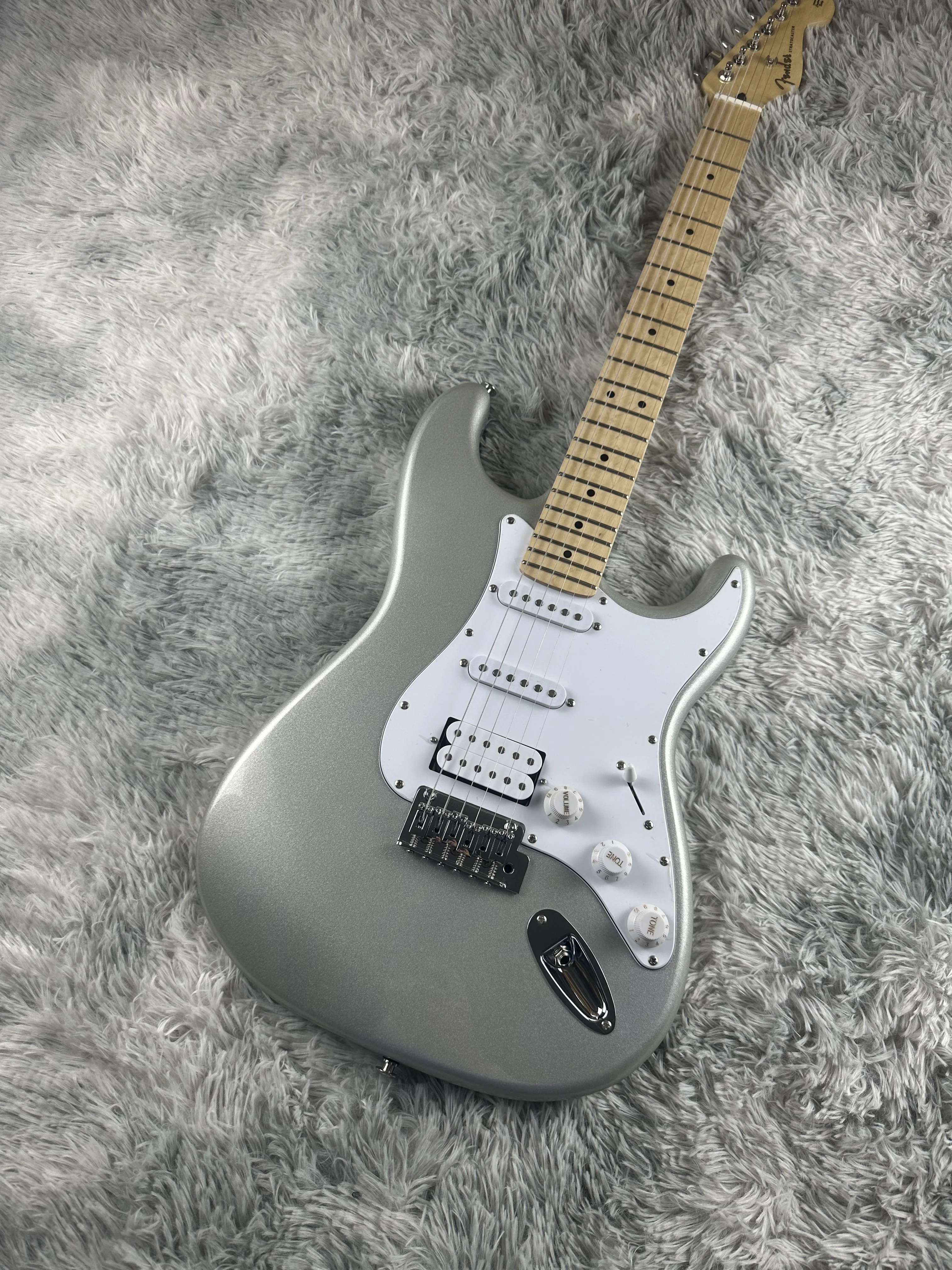 

ST electric guitar, metallic silver glossy, imported paint, alder body, maple fingerboard, 6-string, quick shipping included