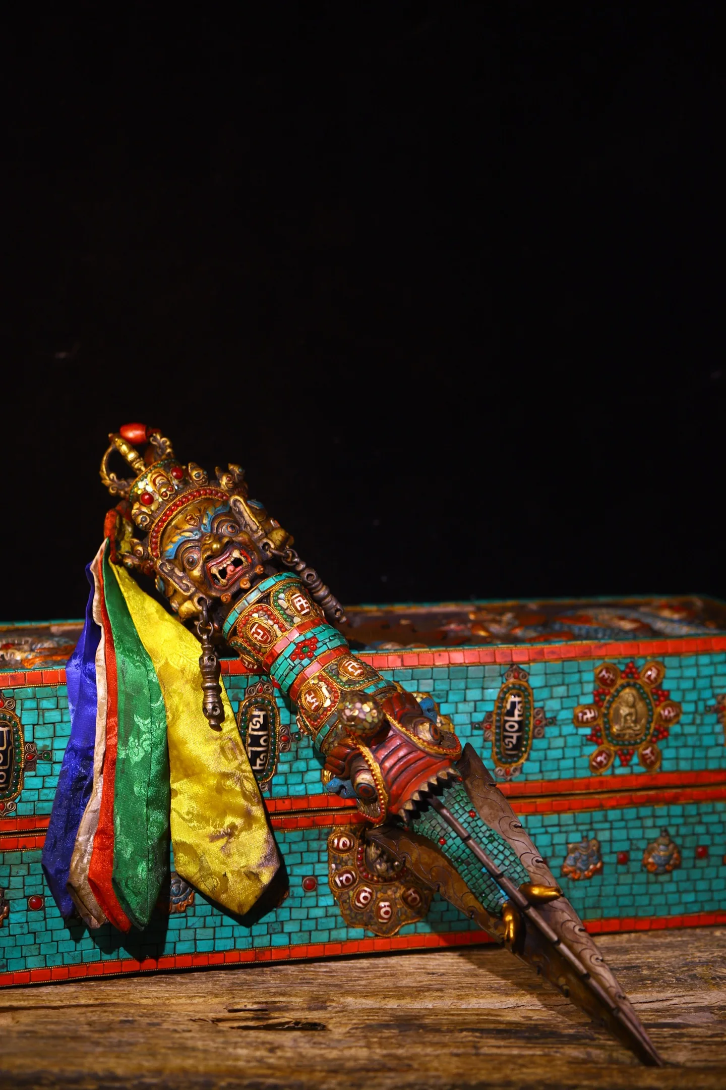 26"Temple Collection Old Bronze Painted Mosaic Gem gZi Beads Turquoise Mahakala Vajra Phurpa Bodhi Root Box Worship Hall