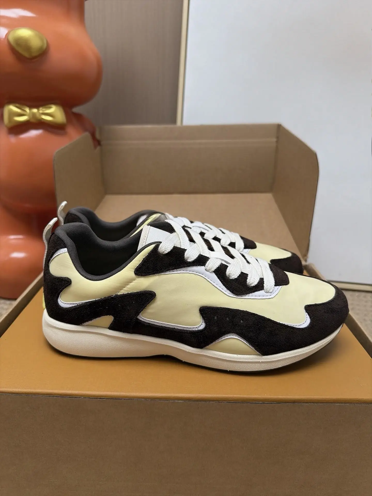 : Unisex Cream Dark Brown Color Block Running Sneakers, Suede & Fabric Patchwork Lace Up Thick Sole Casual Walking Shoes