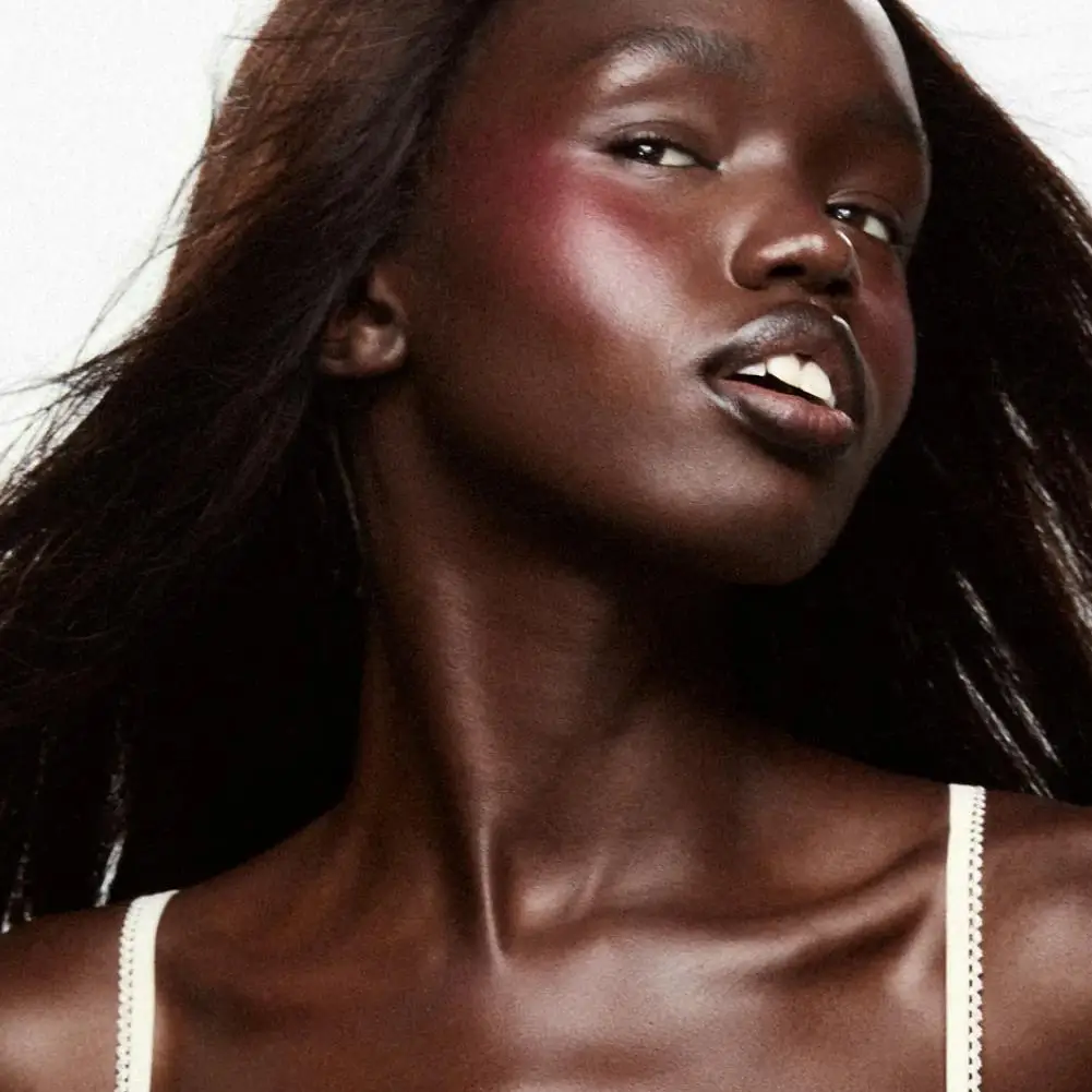 Matter Lipliner, langanhaltende, glatte Anwendung für perfekte Umriss und Füllung, vielseitige Farbtöne für alle Hauttypen