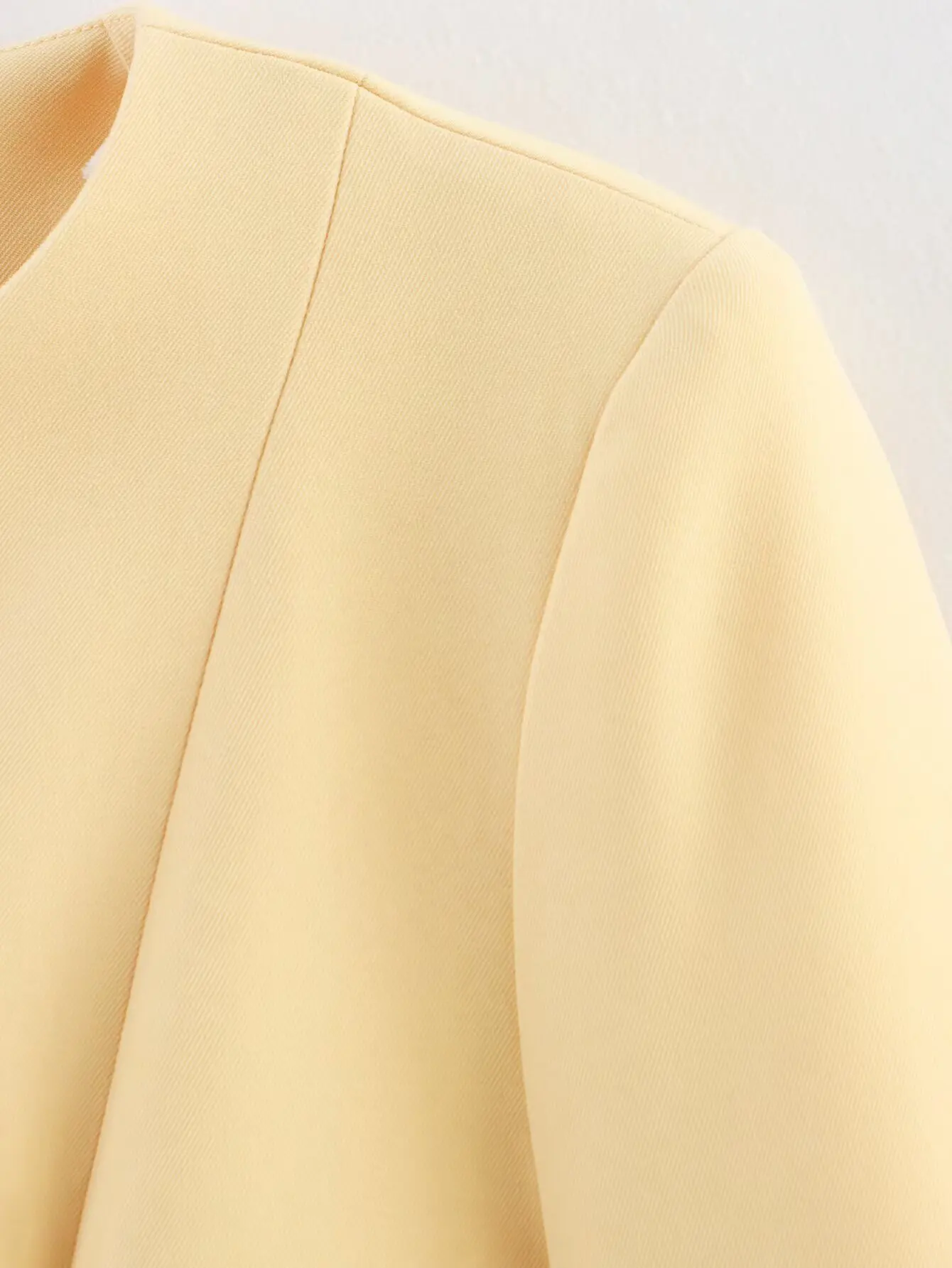 2025 New Elegant Women's Yellow Slim-Fit Blazer Round Neck Long Sleeve Single-Breasted Suit Women's Professional Street Style