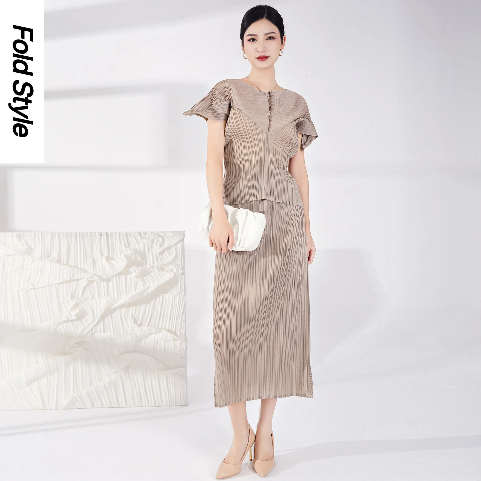 

Three Mansion Folded Fashion Set Design Sense Splicing Irregular Short Sleeve T-shirt High Waist Long Half Skirt Two Piece Set