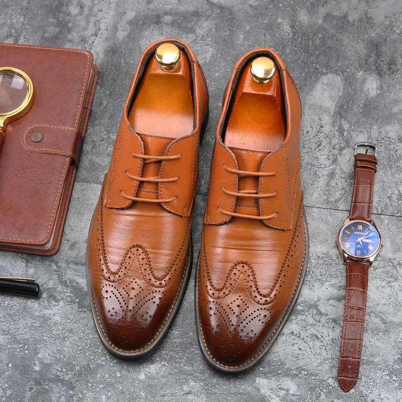 メンズビジネスカジュアル革靴、快適で通気性のある、大きいサイズの英国風ドレスシューズ