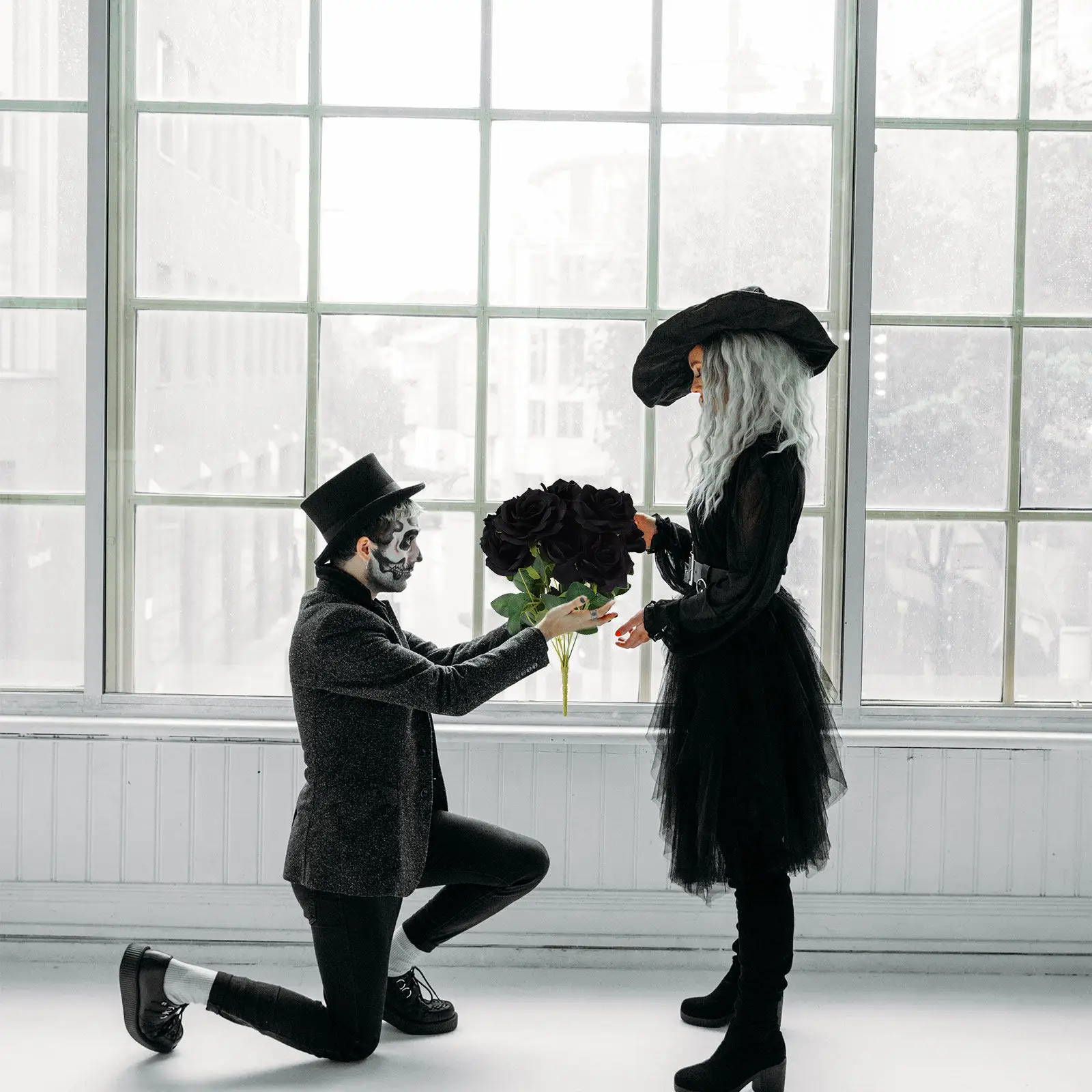 

Искусственный цветок из высококачественной шелковой ткани, черная роза, 9 веток, для украшения дома, вечеринок, Хэллоуина, имитация букета роз