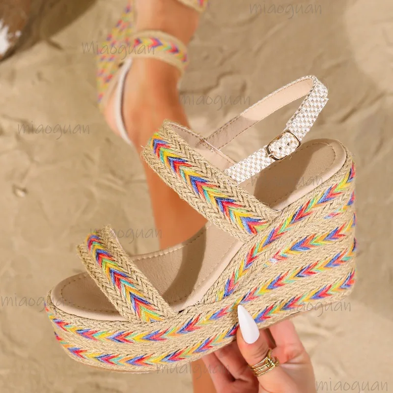 Sandalias de cuña de esparto coloridas para mujer, con punta abierta, correa al tobillo, tacones de plataforma, estilo bohemio, para verano y playa, calzado casual.