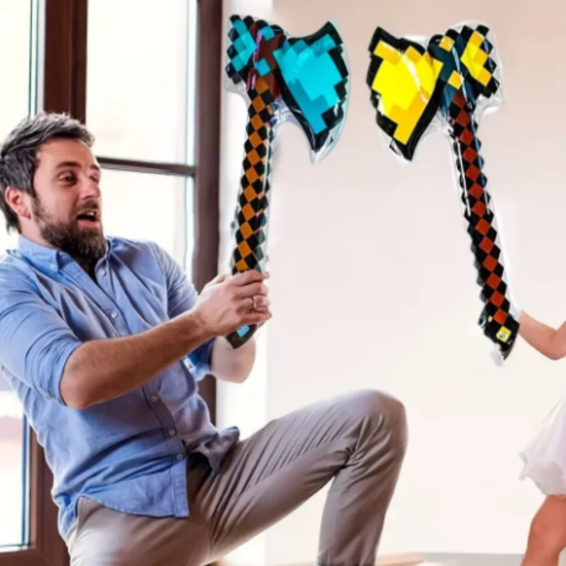 Armas infláveis-espadas de diamante pixel, picaretas, hatchets, hachas, tridentes, brinquedos infantis, balão de presente de aniversário ﻿