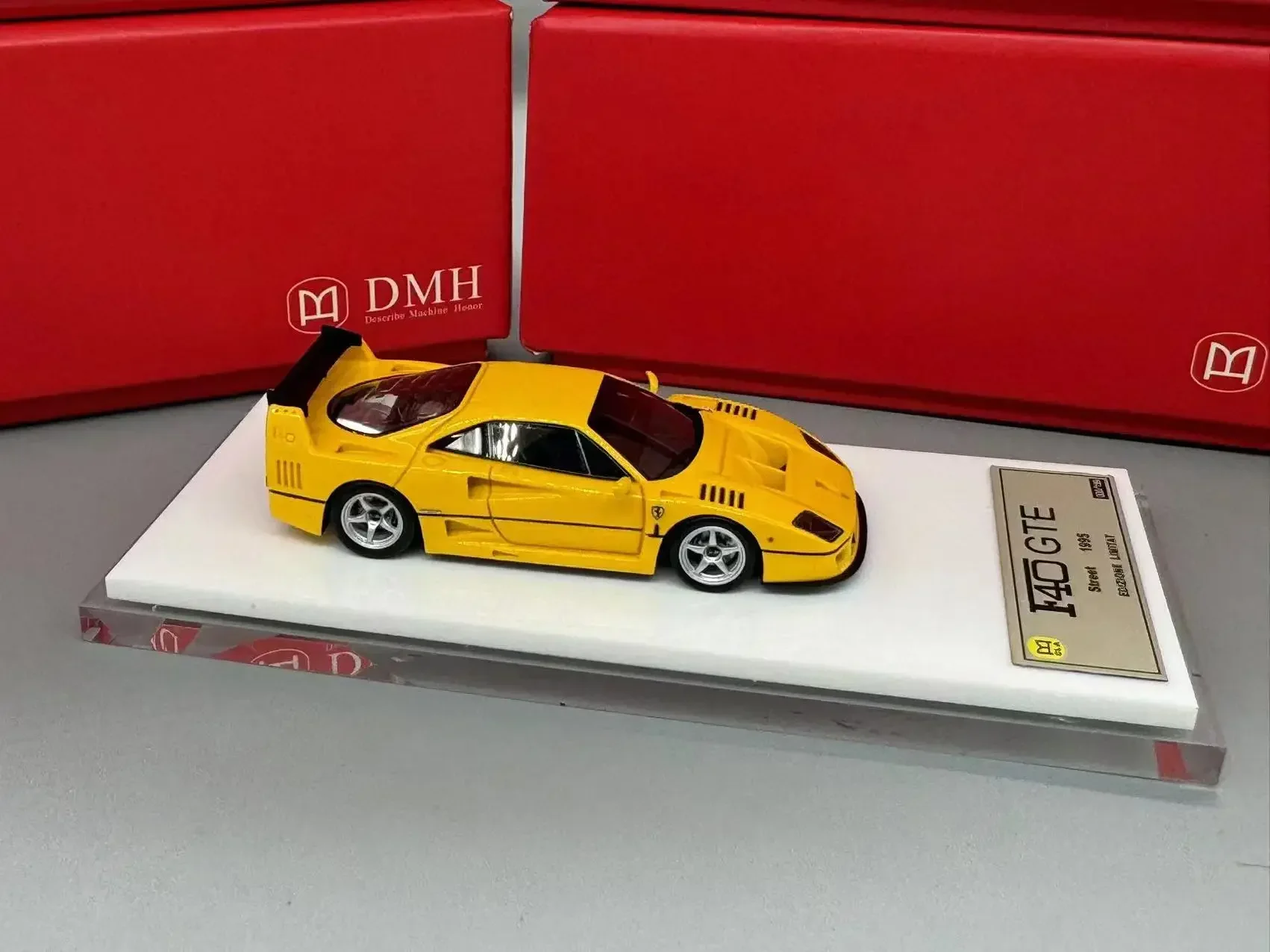 Dmh 1:64 f40gte Harz Modell auto