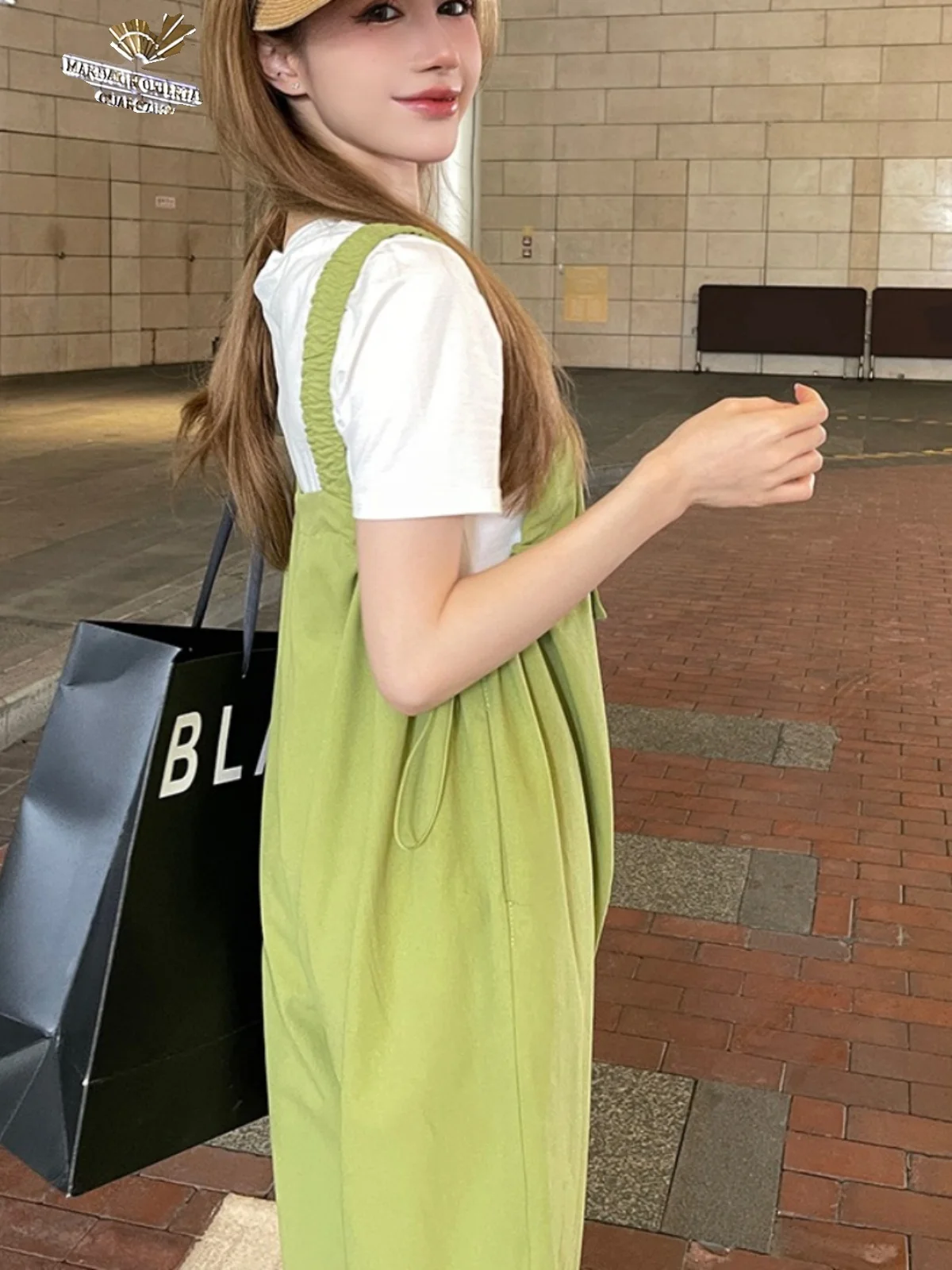 ชุดเอี๊ยมลำลองสไตล์เกาหลีสำหรับผู้หญิง ฤดูร้อน 2024 ผ้าโพลีเอสเตอร์ กางเกงขายาวเก้าส่วน ช่วยลดเลือนริ้วรอย