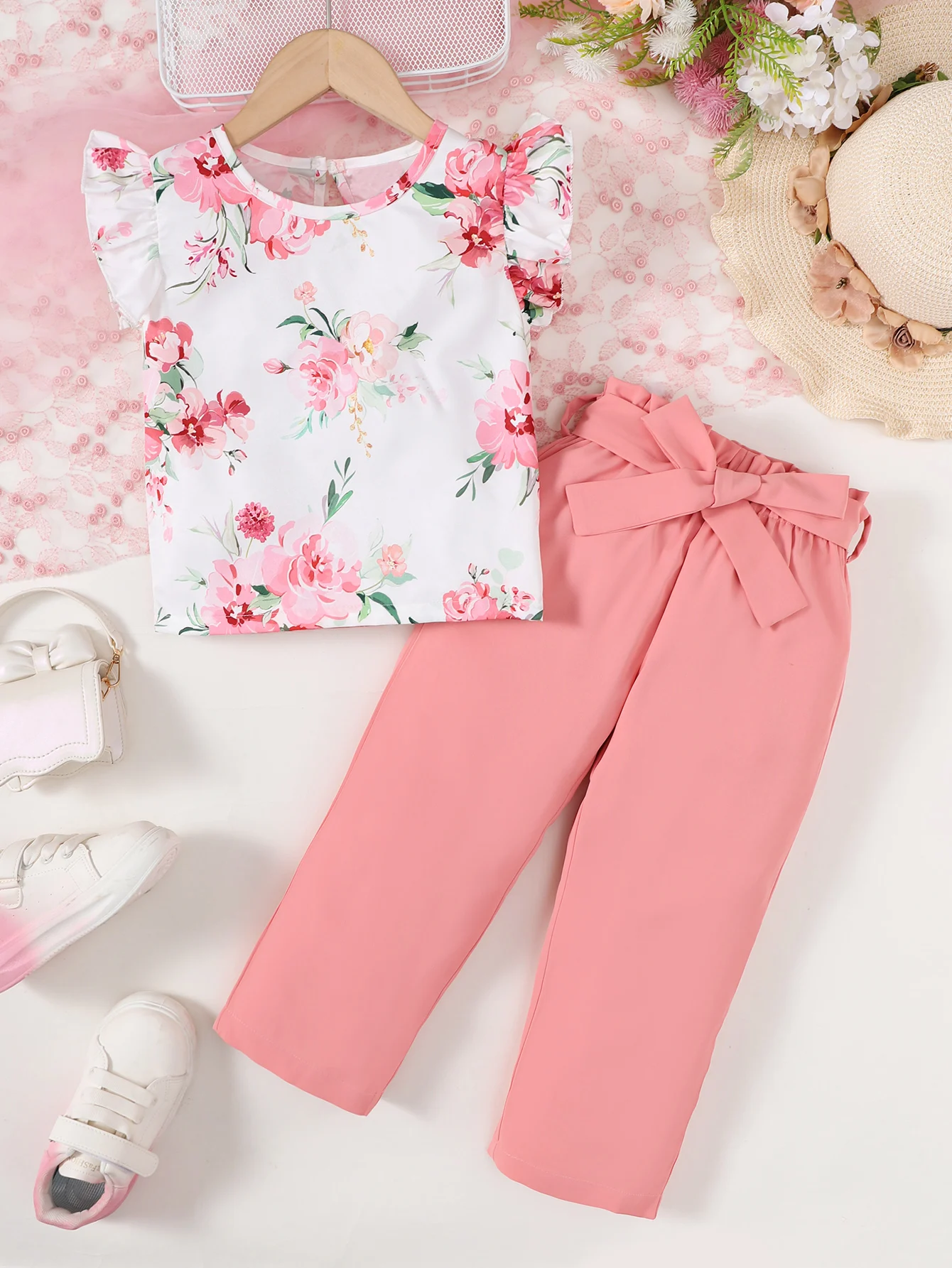 

Winter 4-7 Years Old Cool Girls Flowers Prints Sleeveless Top And Pants 3-Piece Set