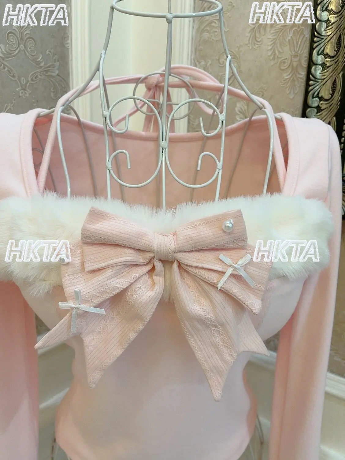 

Новая женская вязаная футболка-топ с квадратным вырезом, бантом и плюшевыми элементами в стиле Лолита, весна 2026, для модных девушек