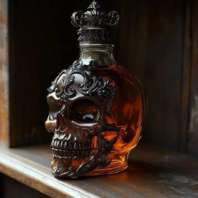 

Funny Whiskey Glass Decanter Sovereign Skull 10Oz Glass Whiskey Wine Bottle Statue Decoration for Bar Office Home
