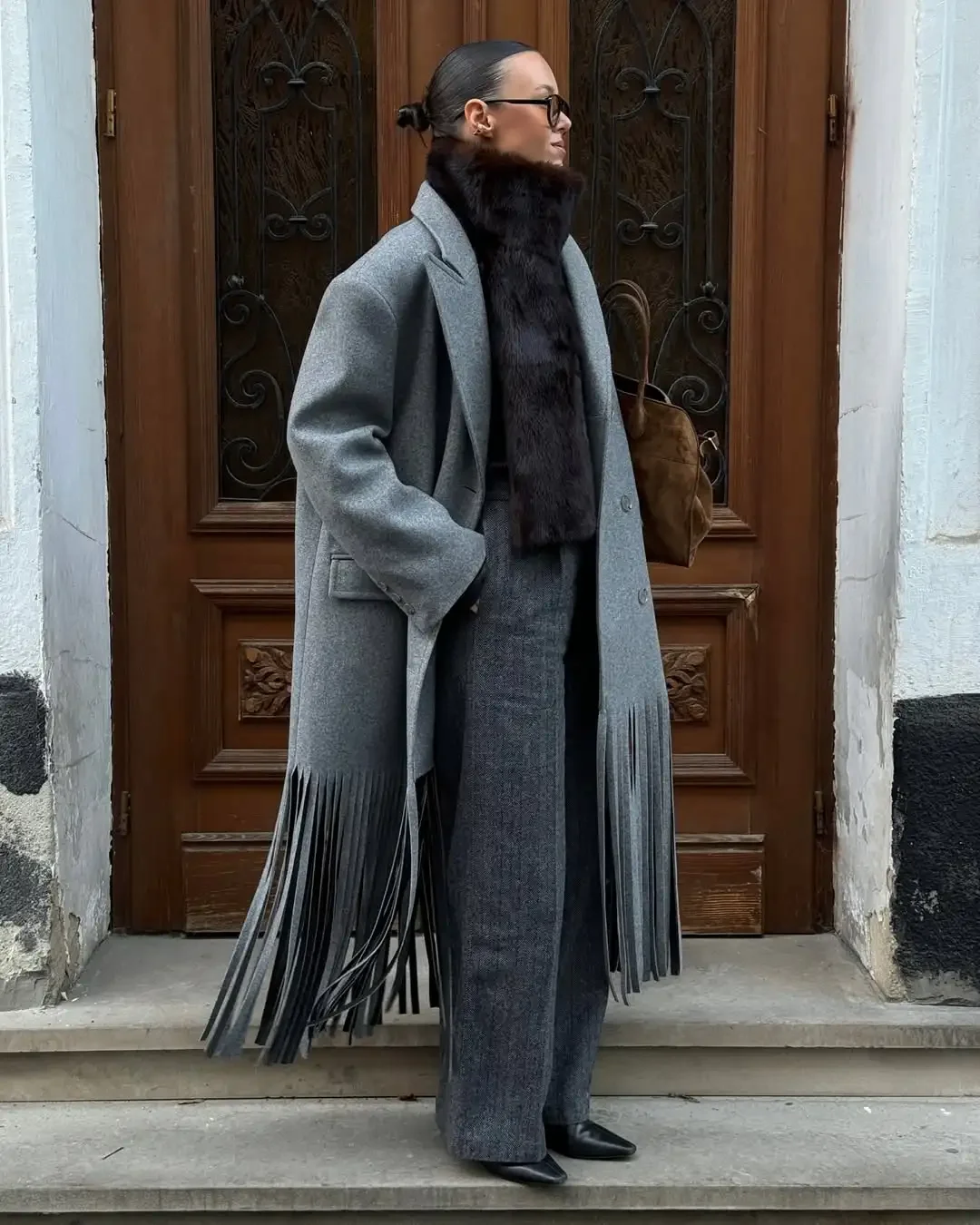 Modischer grauer Wollmantel mit Quasten für Damen, lässiger Revers-Mantel mit langen Ärmeln, doppelreihig, mit Taschen, lockerer langer Mantel, Damen-Outwear für den Alltag. – Detail 7