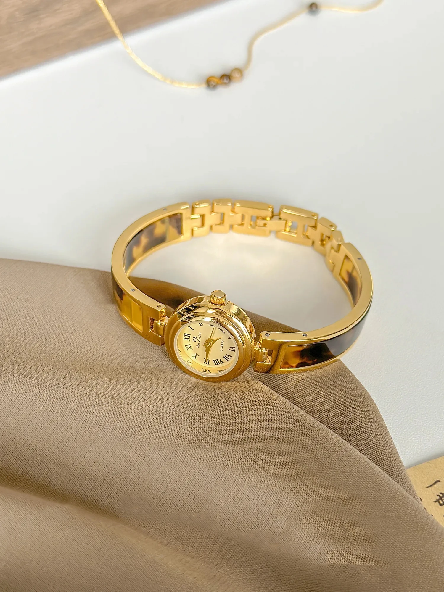 Relojes Retro de alta gama para mujer, resistentes al agua, con números romanos, elegante temperamento, pulsera Vintage de ámbar, cadena, reloj de cuarzo para mujer