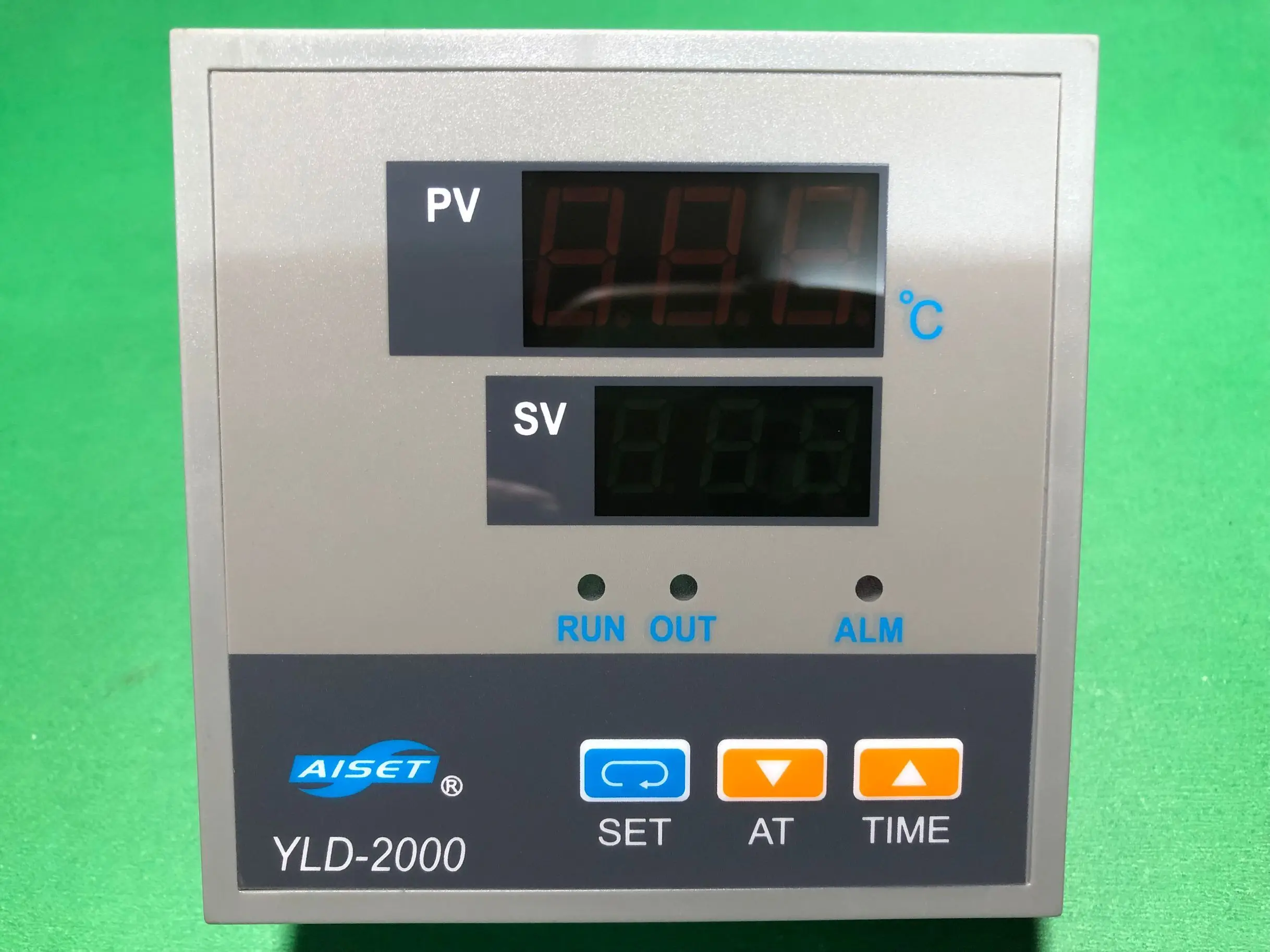 

YLD-2602R-2 Shanghai Yatai Instrument Temperature Controller YLD-2000 Thermobox Temperature Control 2412W-2 2402R