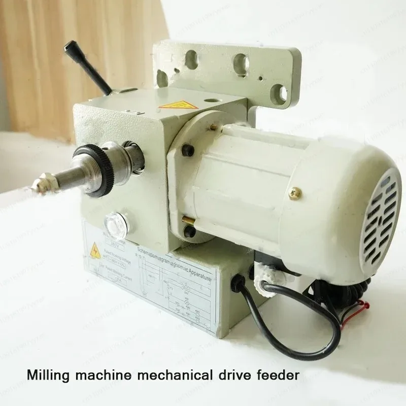 Tool feeder set, mechanically driven feeder