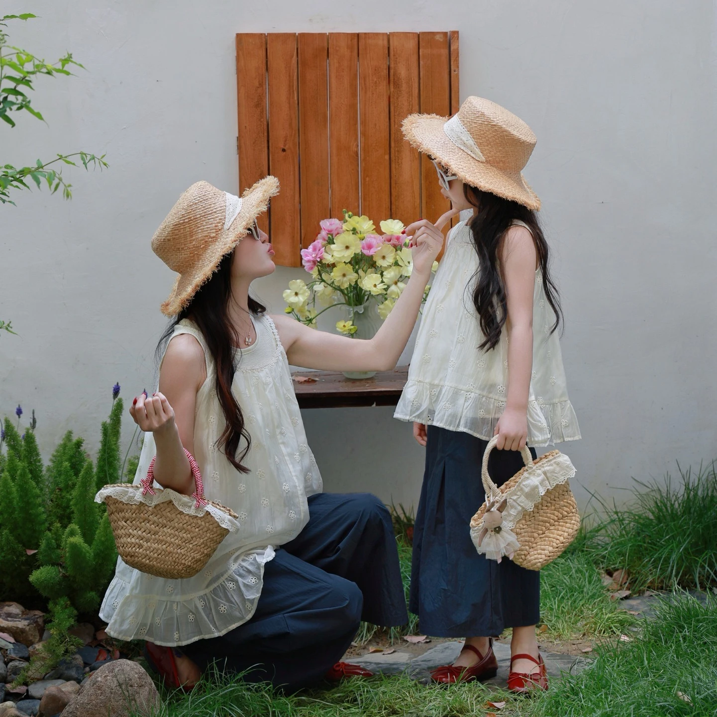 Mother Daughter Matching Floral Embroidered Cami Top Vest Cropped Pants 3Pcs Set Casual Summer Family Mommy & Me Outfit