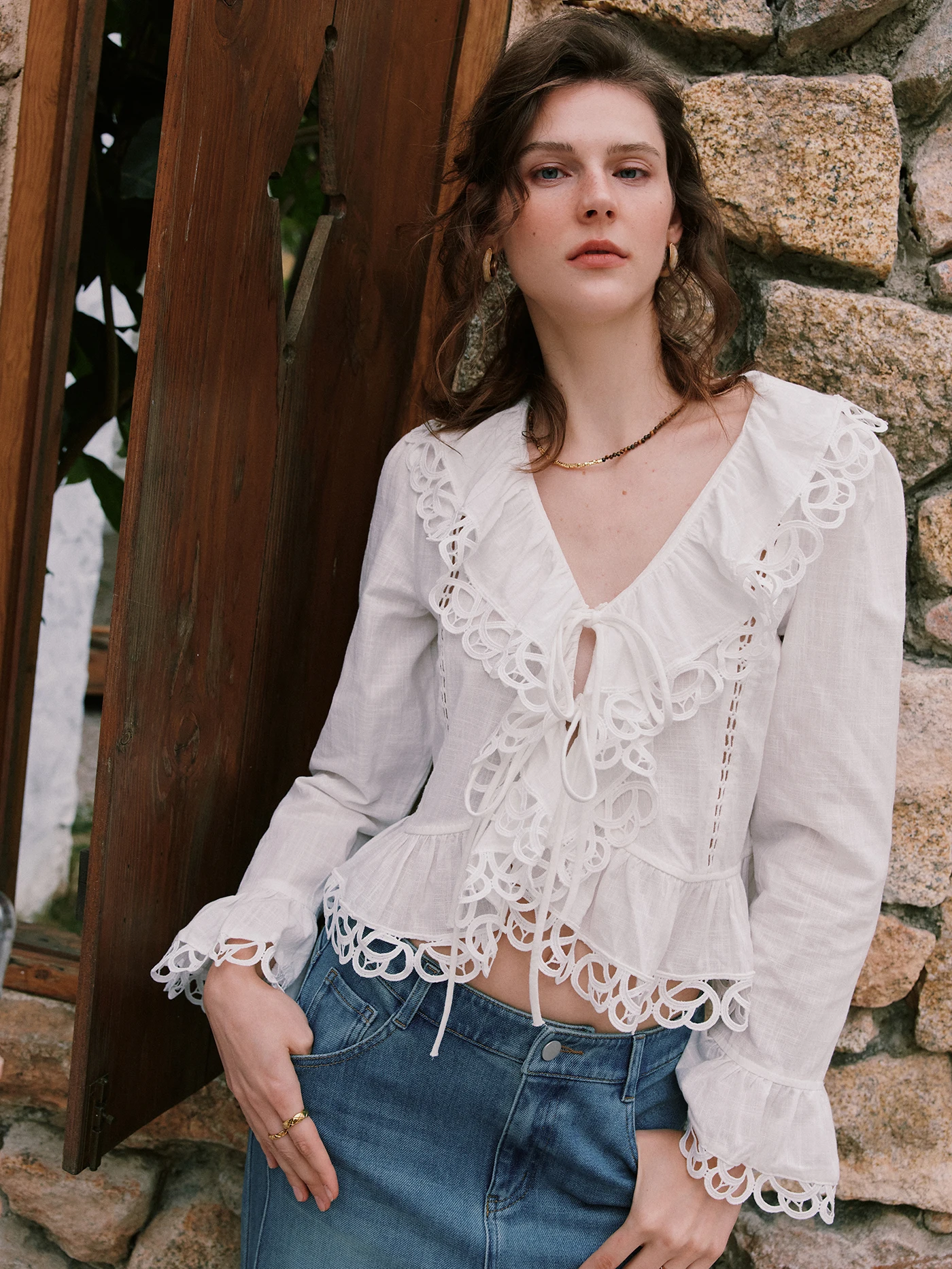 

French Style Cotton Lace Collar Blouse with Pleated Design And Long Sleeves for Women Breathable Skin-friendly Short Length