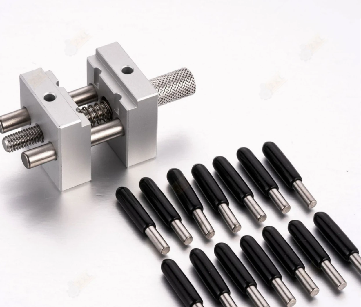 Handheld Metal Mini Bench Model Making Painting Transformation Clamping Tool