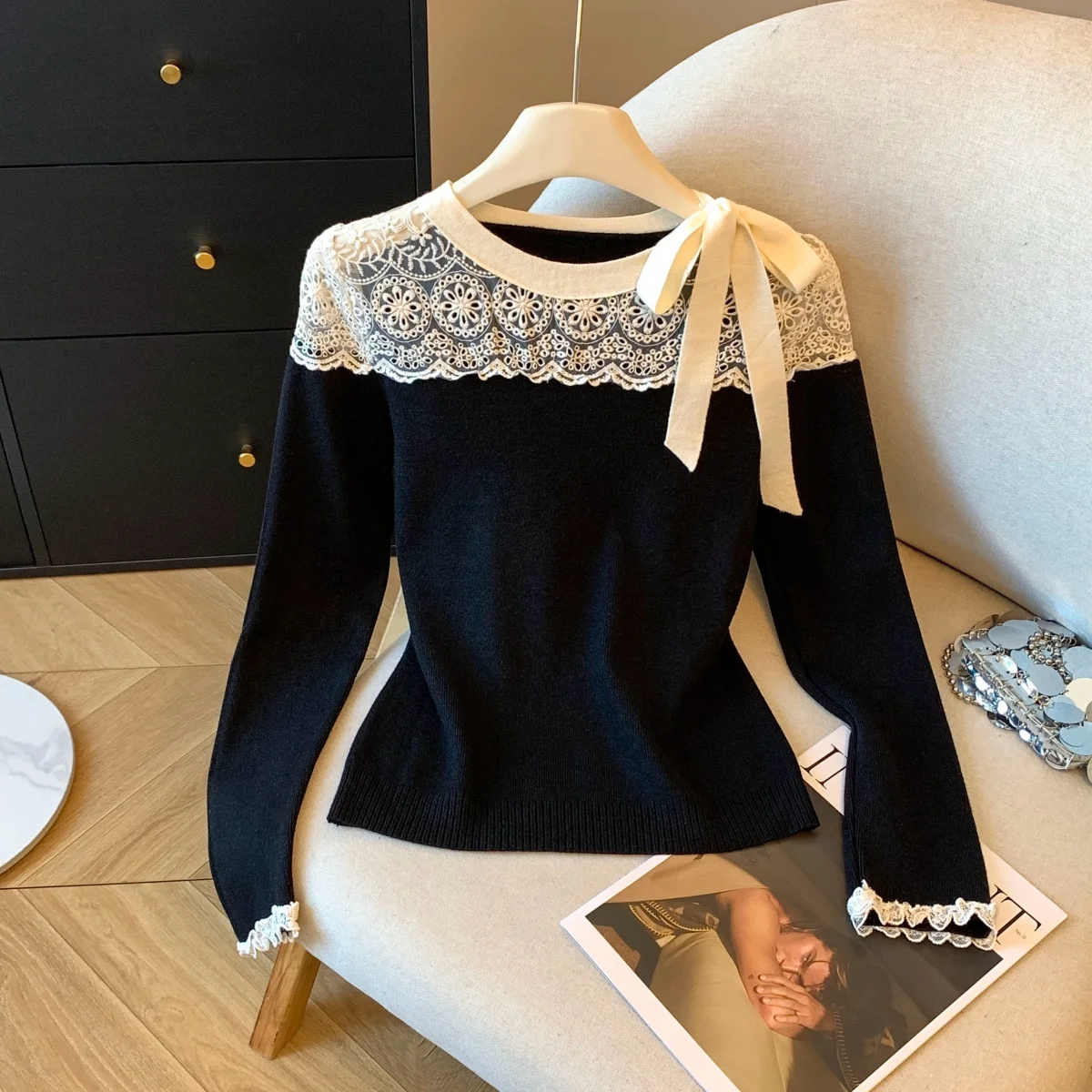 

Slimming Lace Splice Cashmere Knitted Base Shirt Sweater Women's Autumn Winter Waist-Cinching Design Top Soft Knitwear