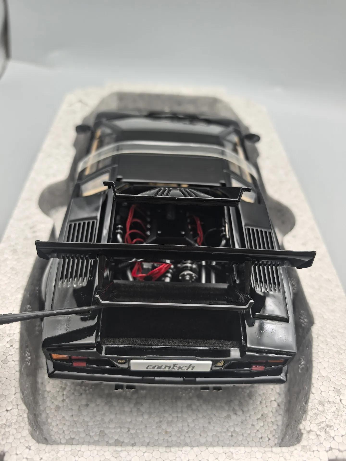 Autoart 1:18 COUNTACH 25th ANNIVERSARY EDITION Simulation Limited Edition All Open Alloy Metal Static Car Model Toy Gift