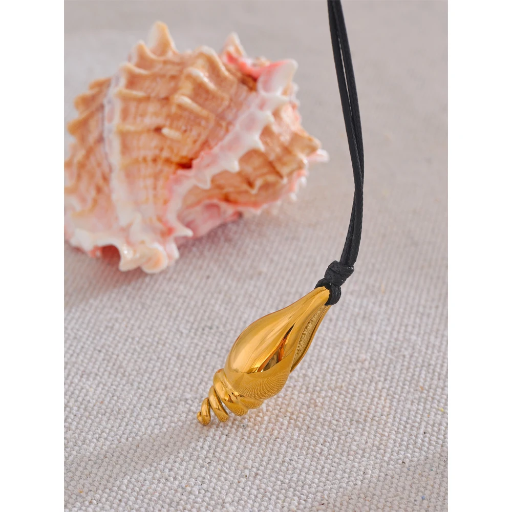 Yhpup 2024 Summer Stainless Steel Metal Conch Shell Leather Pendant Necklace for Women Statement Daily Gold Color Charm Jewelry