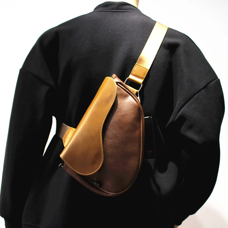 Threebox Casual Japanese Style Men's Crossbody Bag Phone Pouch Leisure Shoulder Bag Small Saddle-Shaped Soft PU Backpack