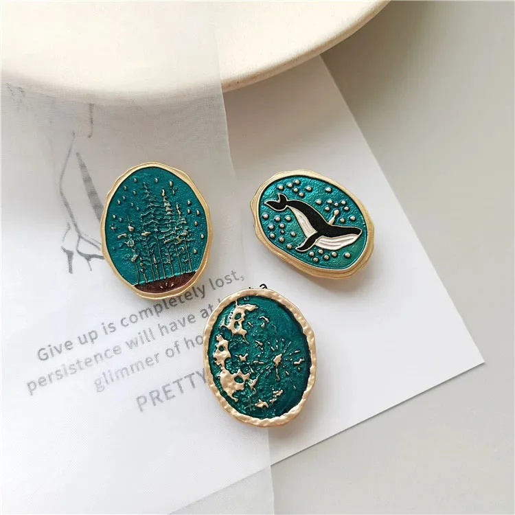 Vintage Design Whale Falling Ocean Forest Night Sky Earth Brooch Small Cute Animal Pin Badge Brooches Gift
