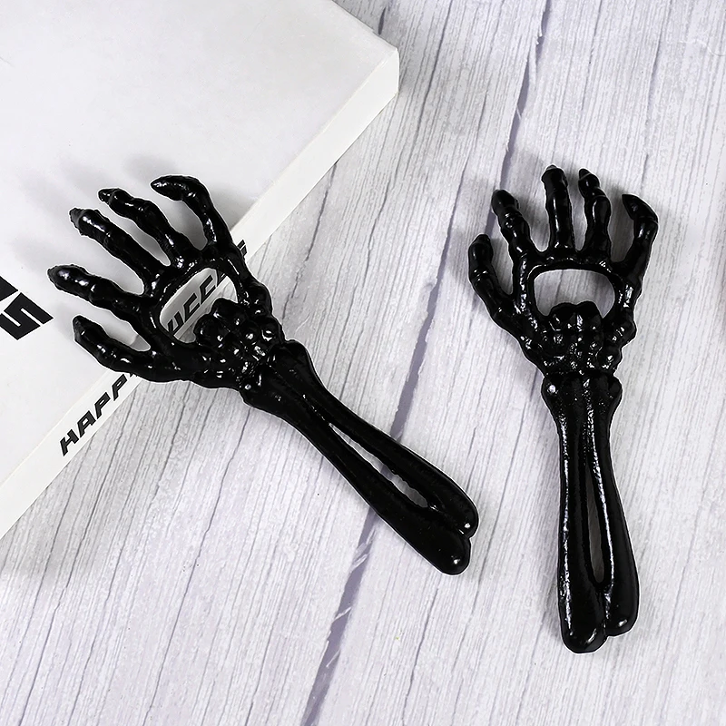 

Halloween Iron Skeleton Hand Bottle Opener Black Metal Beer Bottle Opener Ghost Festival Halloween Theme Party Decoration Tools