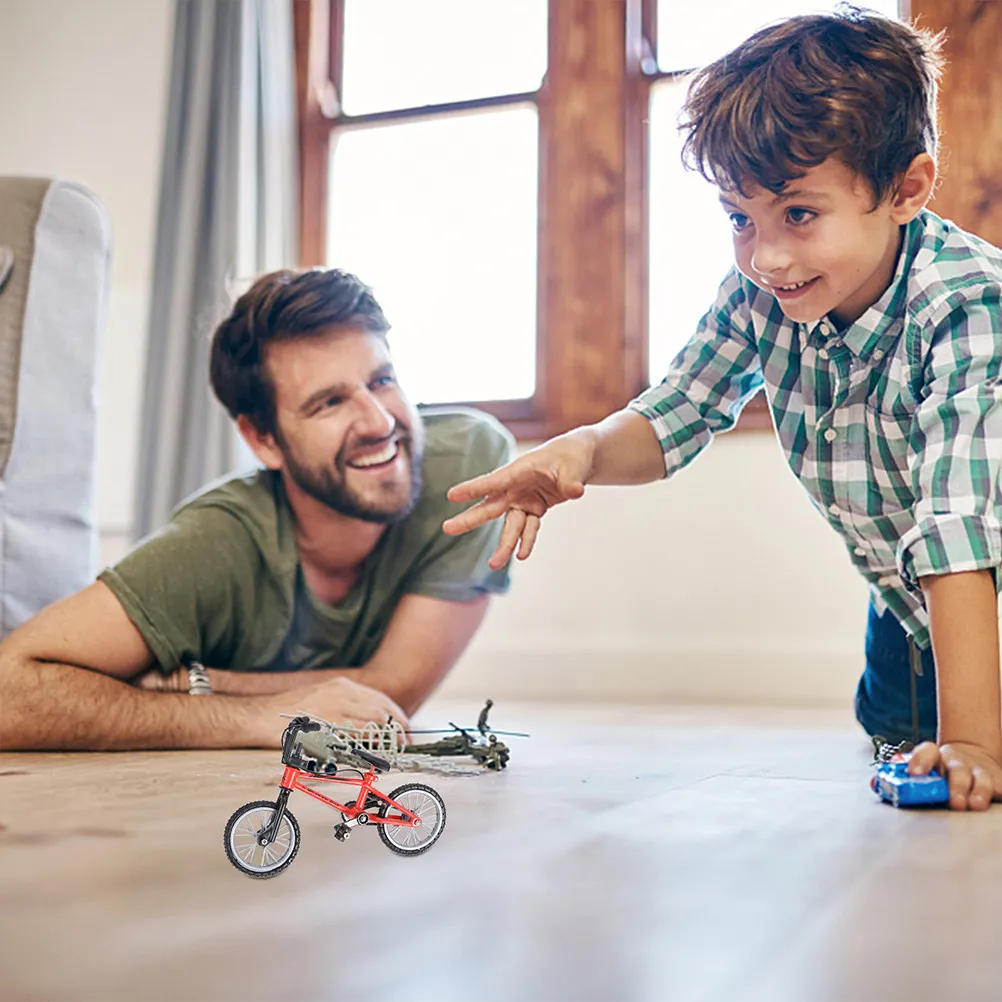 2セットフィンガーバイクデスクゲームアルミ合金ミニ自転車競技指の協調性エンターテイメントリラックス