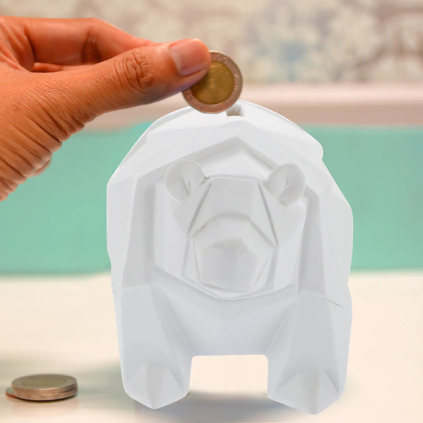 Polar Bear Shaped Resin Piggy Bank Money Box for Kids Saving Encouragement Desktop Decoration Home Ornament Creative White Gift