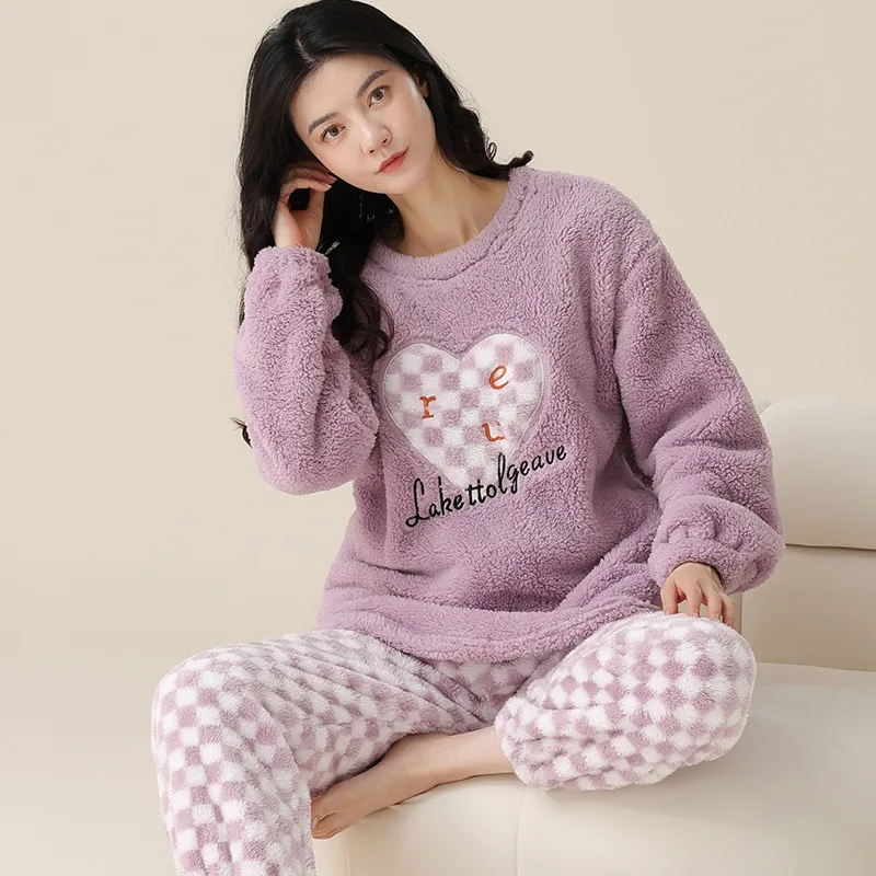 Verdickte warme Nachtwäsche für den Winter, Korallensamt, Erdbeer-Flanell, Loungewear, Damen-Pyjama, internationale Studenten, 2 Stück/Set – Detail 4