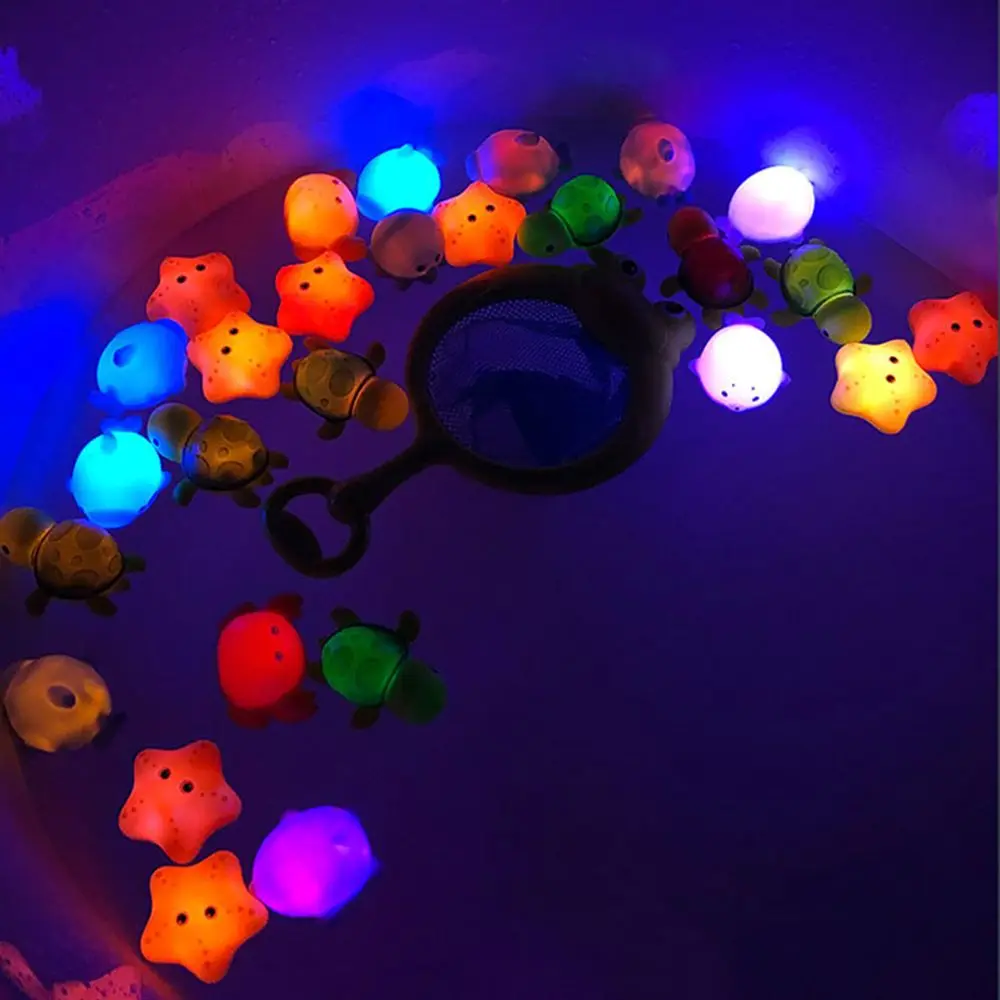 LED Light Up brinquedo de banho para o bebê, bóia de borracha macia, animais fofos, brinquedos de banheiro, lavagem, coaxiais, presentes engraçados