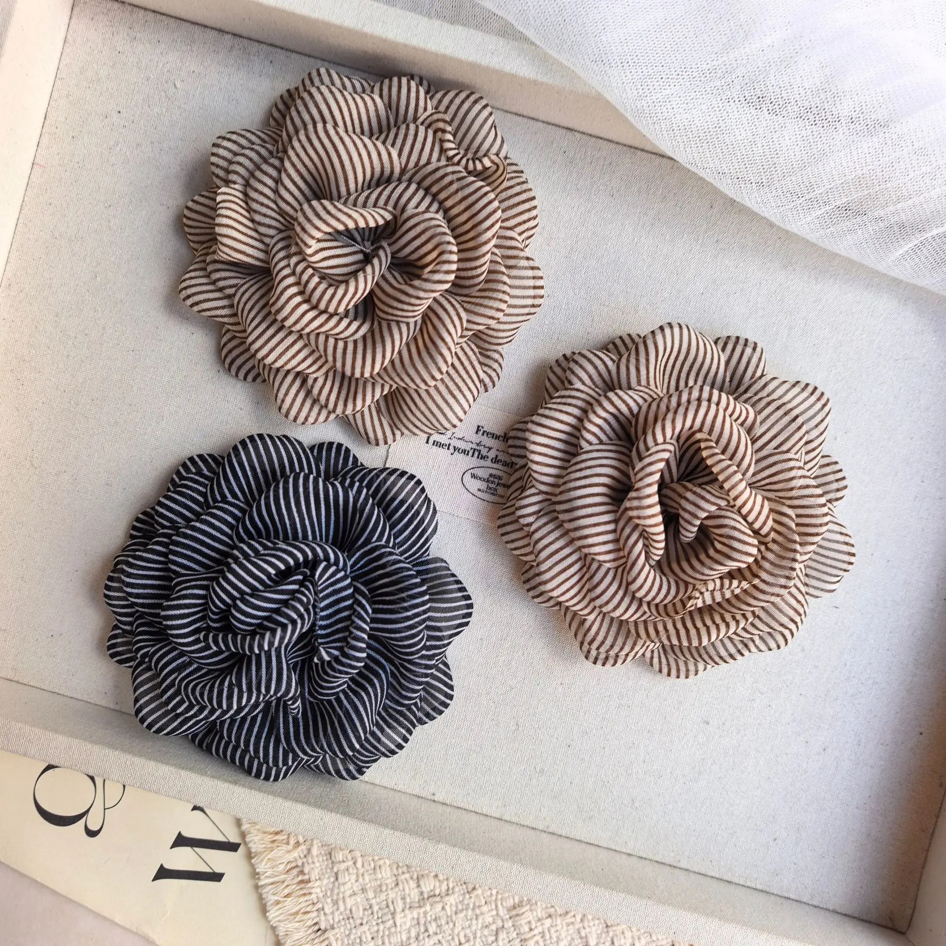 40-pezzi-lotto-fiori-in-tessuto-a-righe-con-bordo-bruciato-da-35-per-decorazione-di-abiti-da-sposa-fai-da-te-cucito-artigianato-accessori-per-abbigliamento