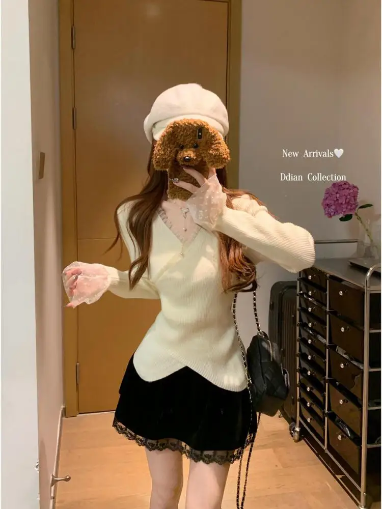 

Korean 2024 Autumn Winter Solid Patchwork Lace Ruffles Long Sleeved Sweater New Women V Neck Asymmetric Pullover Knitting Tops