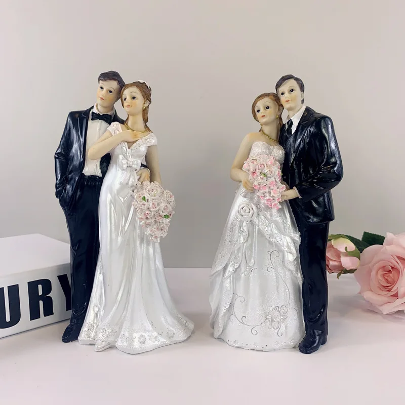 European-Style Wedding Decoration Resin Crafts Bridegroom Bride Wedding Decoration People Hand-Held Couple Wedding Ceremony Gift