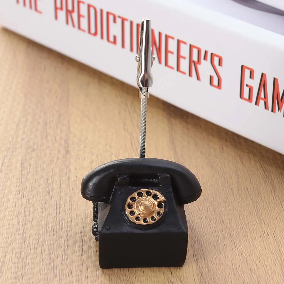 1Pcs Resin Retro Note Clamp Memo Holder with Sturdy Cube Base Ideal for Photos Instructions Tasks Desk Decor in Compact Spaces