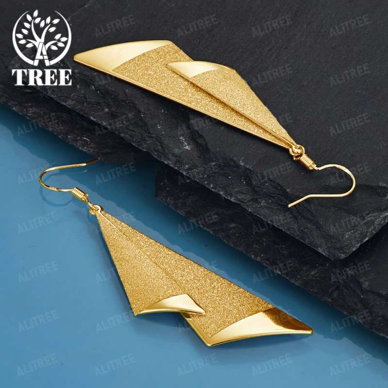 

Classic Luxury 18K Gold Frosted Triangle Drop Earrings Fashion Charm Jewelry For Women Birthday Wedding Party Nice Fine Gifts