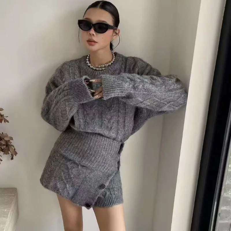 

Autumn Winter Women's Wear Knitwear Cardigans Hooded Jackets Tops Shorts Scarves Three-Piece Long-Sleeved Vintage Flattering New