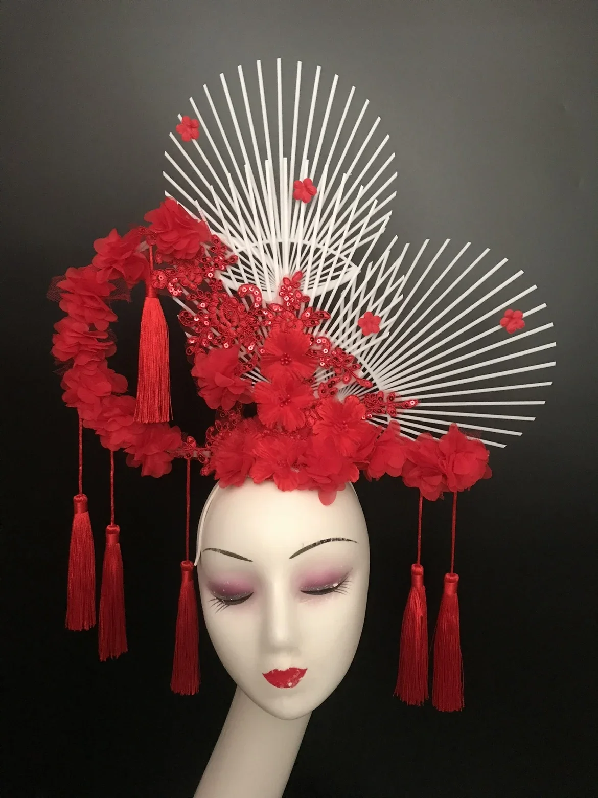 Original chinesischer Stil weiße Blume Bühnenmodell Laufsteg Farbleistung Make-up Modellierung personalisierte kreative Cosplay-Maske