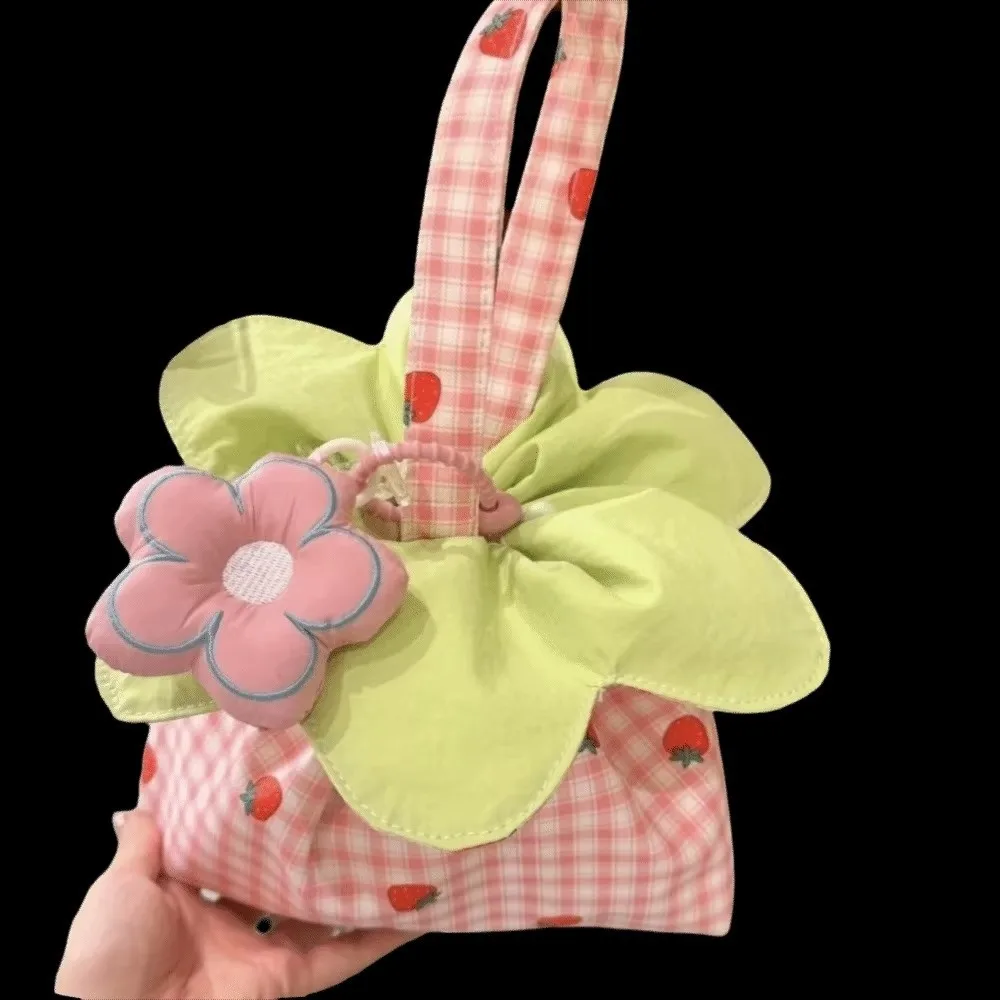 Strawberry Pattern Floral Bucket Bag Lightweight Large Capacity Drawstring Crossbody Bag Bundle Pocket Portable Small Flower Bag