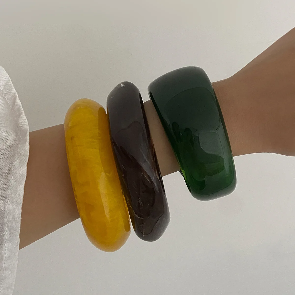 INS Hot Sale Exaggeration Irregular Dyeing Solid Bracelet Bangle Multi-color Enamel Acrylic Bangles Femal Vintage Jewelry Gifts