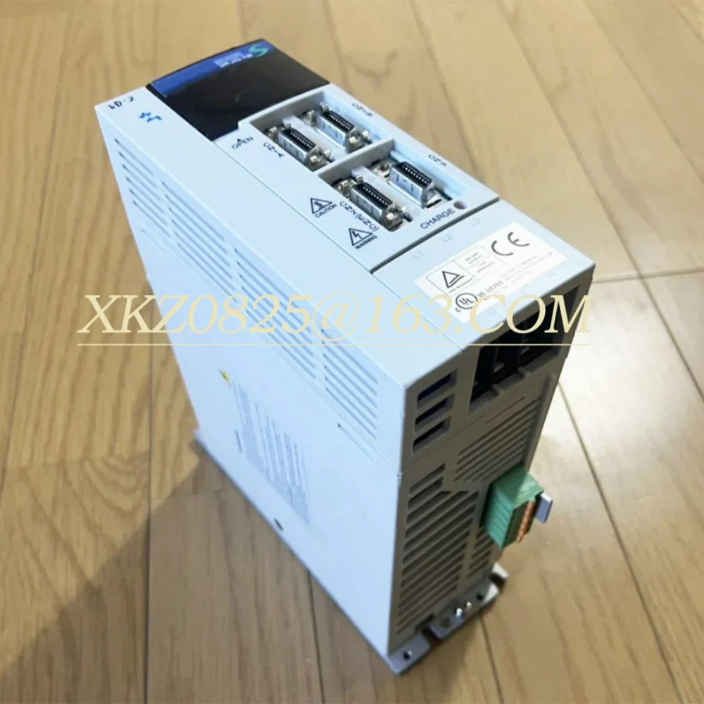 

Совершенно новый оригинальный сервопривод MR-J2-100C MR-J2-200C