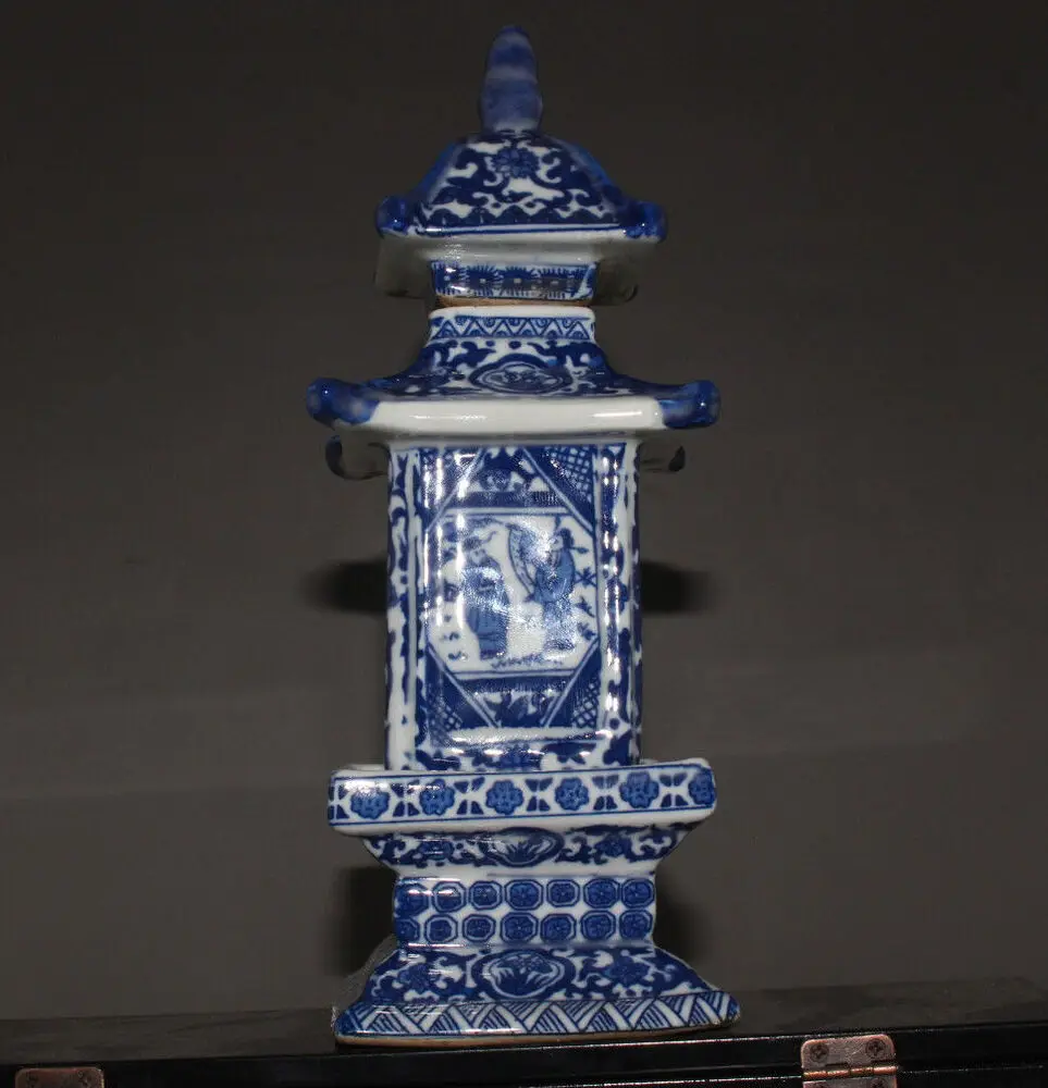 

Delicate Chinese Jingdezhen Ancient Pagoda Blue and White Porcelain Vase