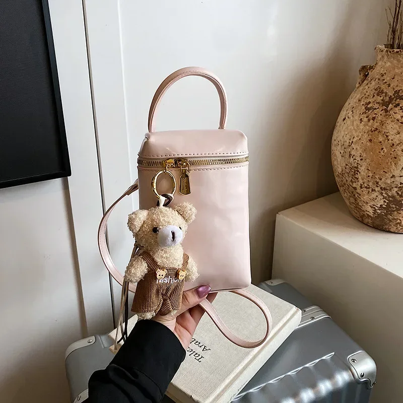 

Городская простая трендовая маленькая квадратная сумка для женщин, осень 202, простая универсальная сумка для мобильного телефона, мини-сумка-мессенджер для пригородных поездок