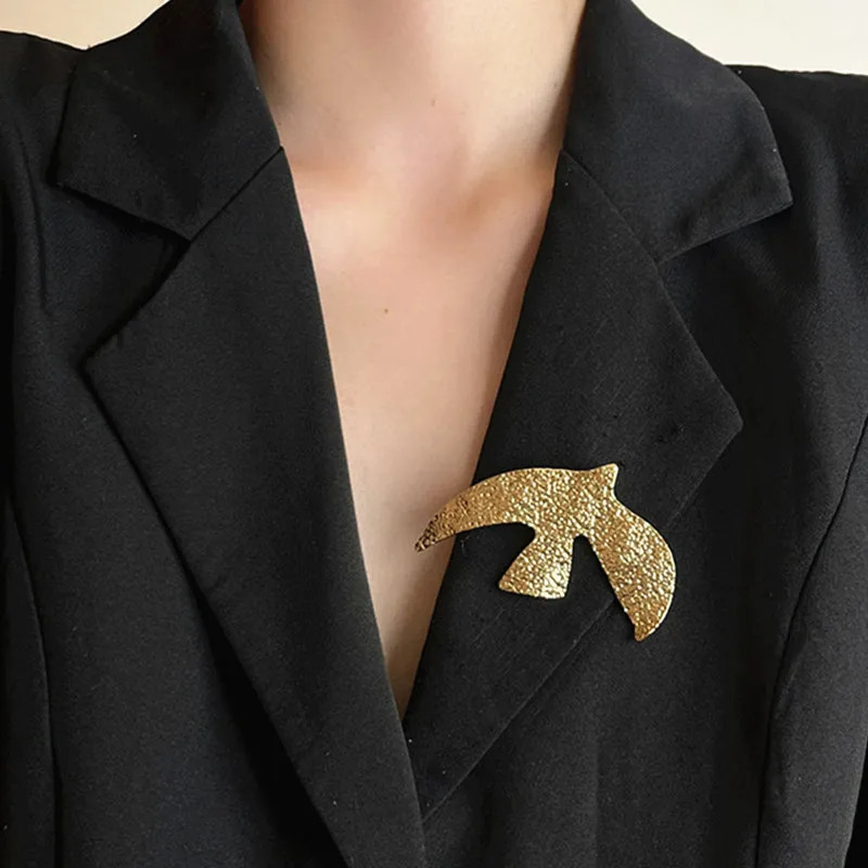 

Vintage Metal Geometric Peace Dove Broochs For Women Exquisite Fashion Suit Corsage Pins Fashion Accessory Party Jewelry